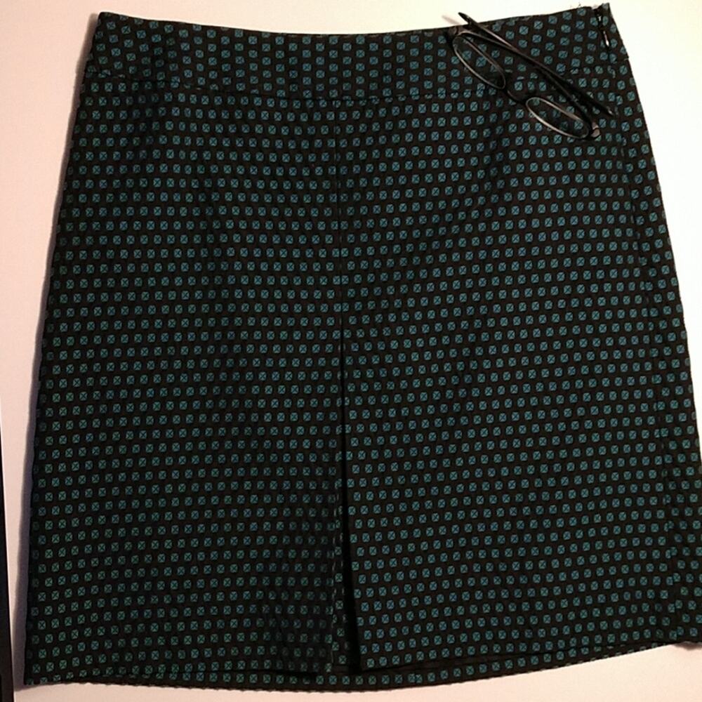 Demure Ann Taylor Loft Black Tiny Print Pencil Skirt size 4